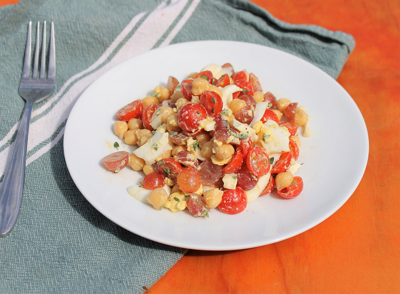 Chickpeas with Egg, Grapes, and Tomatoes