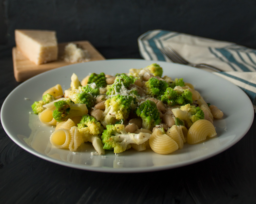 Plated romanesco and whitebean pasta