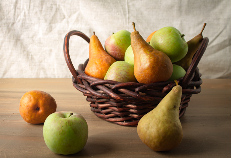 apples and pears in a basket